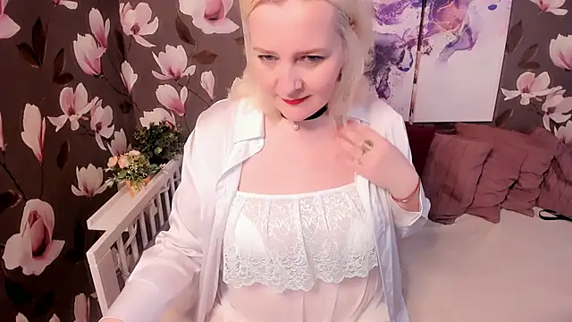 Victoria Notti online show from April 7, 11:34 am