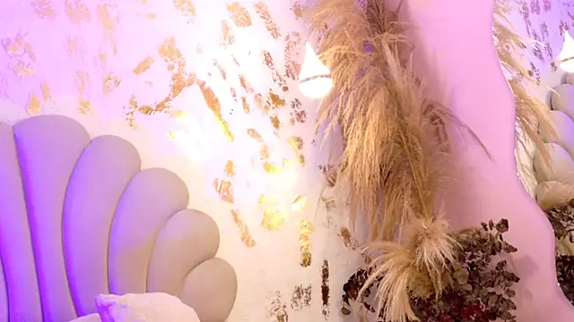 AURORA BLOOM CR online show from March 31, 12:05 pm