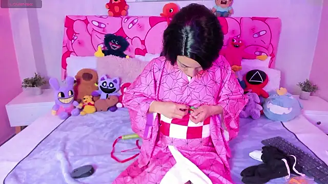 emma wilder  online show from March 6, 7:09 pm