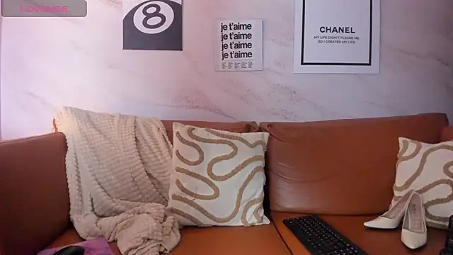 Hada Magica online show from April 18, 7:07 pm