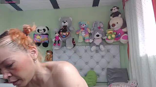 Dayana Smithh online show from April 20, 8:23 pm