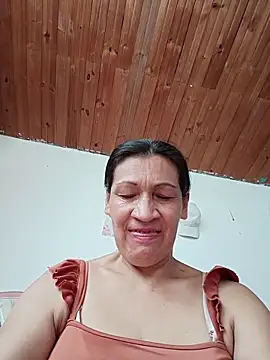 Layla Zaid online show from June 3, 2:33 pm