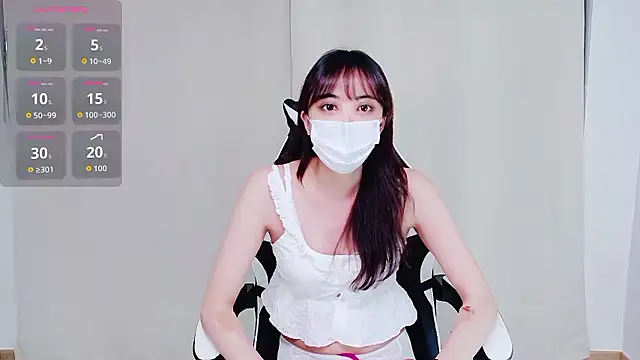 yuna00xx00 online show from March 3, 2:56 pm