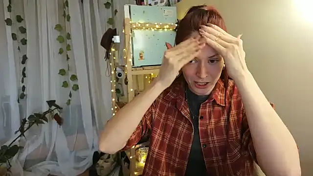 Kamila Moore  online show from March 5, 2:46 pm