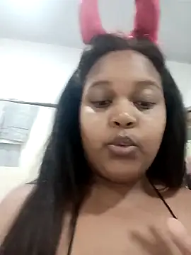 PerlaCurvasgrandes online show from March 10, 7:40 pm