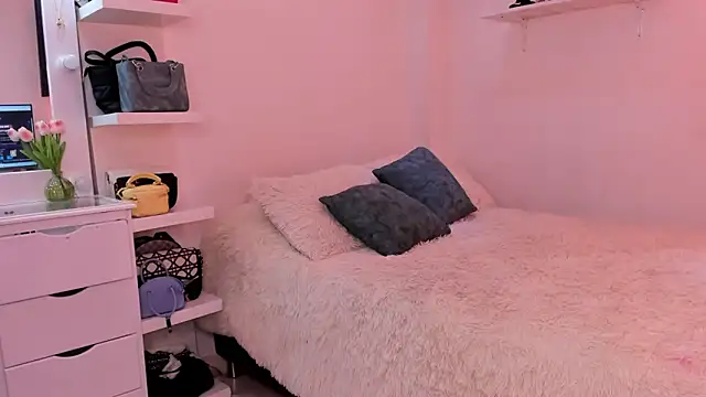 anitatoro 0 online show from April 14, 11:05 pm