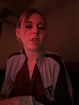 Milli-Kiss online show from April 17, 9:50 pm