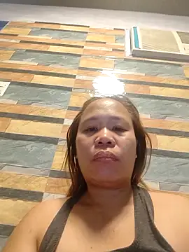 squirtshantal online show from October 8, 5:23 am