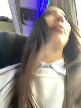 I amSis online show from April 11, 12:09 pm