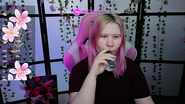 kitsune little online show from April 13, 7:53 am