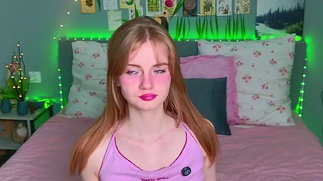 ElfieWhite online show from July 19, 10:12 pm