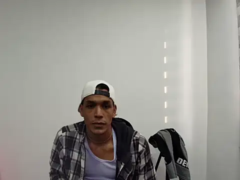 DollsKiara online show from April 18, 10:20 pm