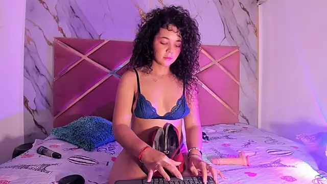 Lilith Kramston online show from February 28, 3:39 am