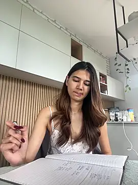 KiraVixenSweet online show from June 12, 3:20 pm