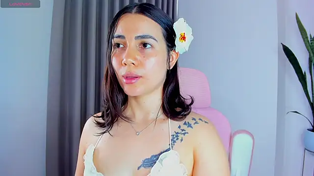 sara ospina22 online show from April 18, 1:13 pm