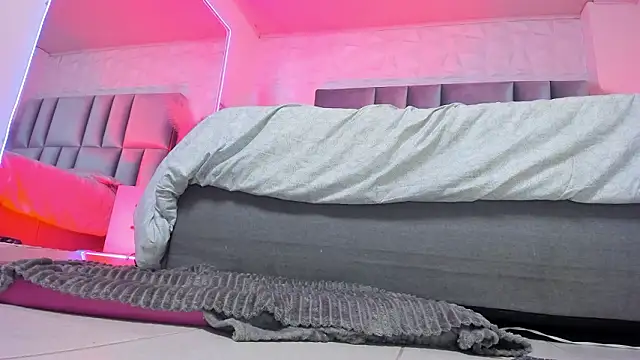 NaeniaDemon  online show from February 20, 6:26 am