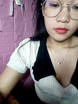 Eye-squirt online show from March 5, 7:15 am