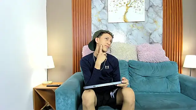 BOYS PLAY online show from April 21, 1:20 am