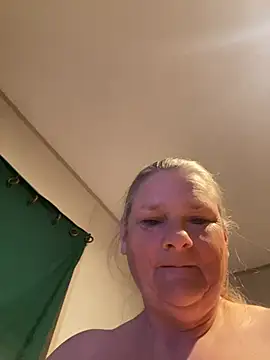 Roxie6989 online show from May 15, 3:00 am