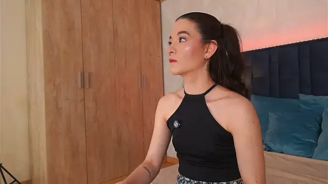 LucyDeLuca online show from March 18, 6:07 am