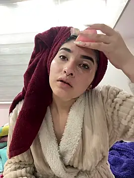 Kattengel  online show from March 27, 7:03 pm