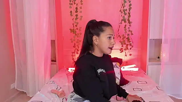 AllieBennet online show from March 17, 7:40 pm