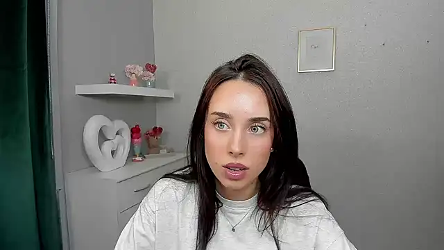 AdeleSolo online show from April 13, 5:31 am