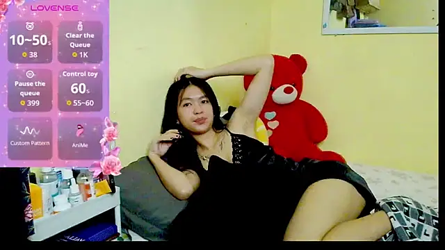 Luna Moonfang online show from July 28, 3:21 pm