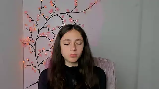 KissMeJulia online show from April 25, 5:54 am