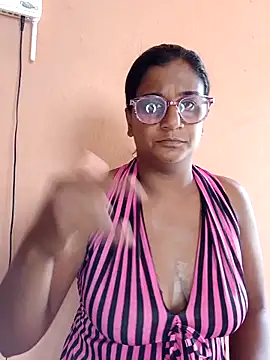 indianstrawberrylips4u online show from March 15, 12:29 pm