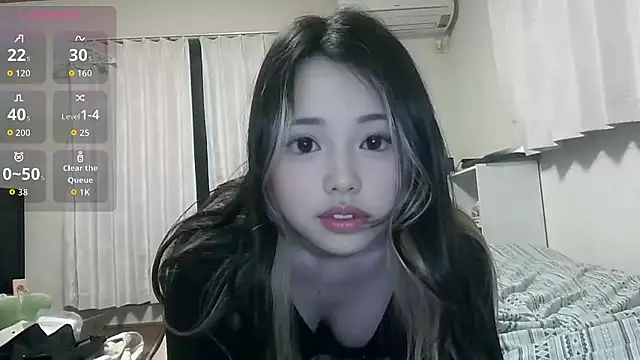 mai na  online show from April 14, 11:54 am