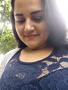 yissela92 online show from February 21, 6:52 pm