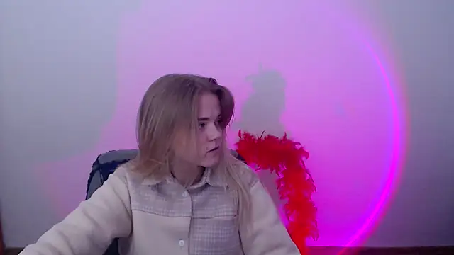 FoxiLana online show from March 2, 8:21 am