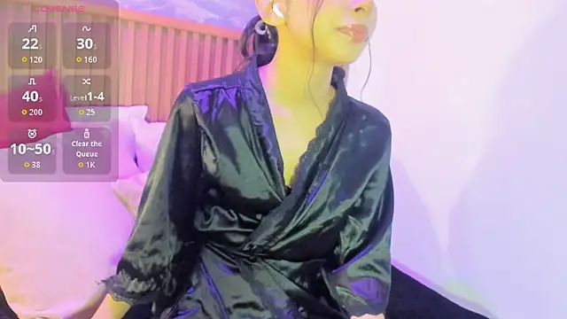 chloe bluee  online show from March 15, 4:31 pm