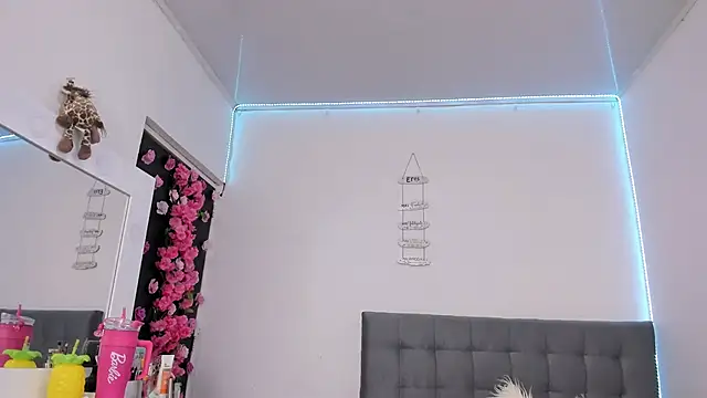 Ariana-Cobos online show from April 15, 9:37 pm