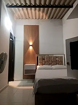 Tina Hot xxx online show from April 17, 9:50 pm