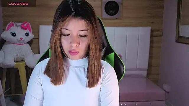 Kylia a online show from April 21, 8:16 pm