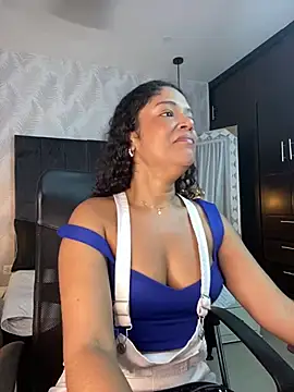 Miaafoxx   online show from February 26, 7:46 pm