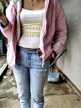 ngocbao11 online show from March 17, 5:44 am