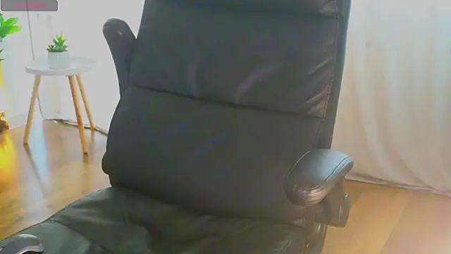 LauraDelightX online show from July 31, 8:59 am