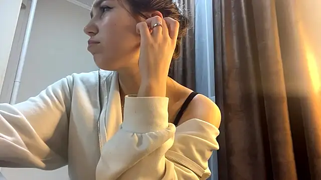 HypnoticEyeys online show from February 25, 1:42 pm