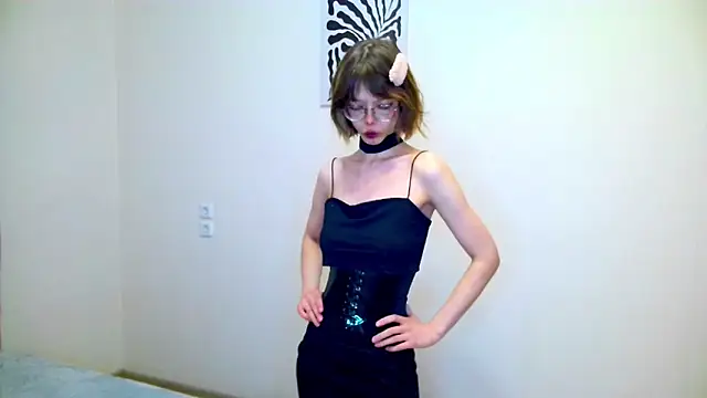 Kate Mooss online show from March 6, 2:34 pm