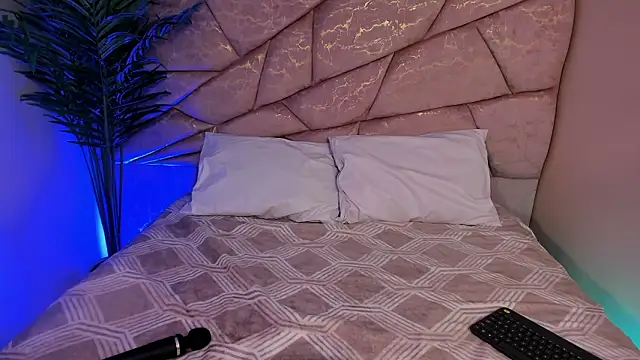 yayis Betancur online show from March 17, 3:54 am