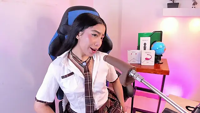 Valecute  online show from April 19, 8:11 pm