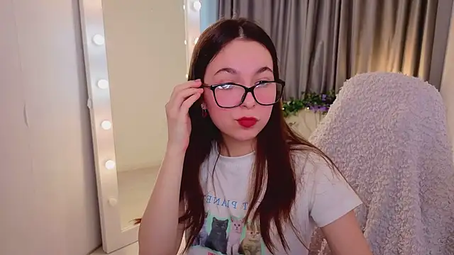 BellaThery online show from March 21, 8:19 am