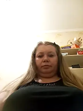 KiraStanton online show from April 3, 9:35 pm