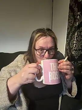 Busty-GilfQuinn online show from March 4, 5:52 pm