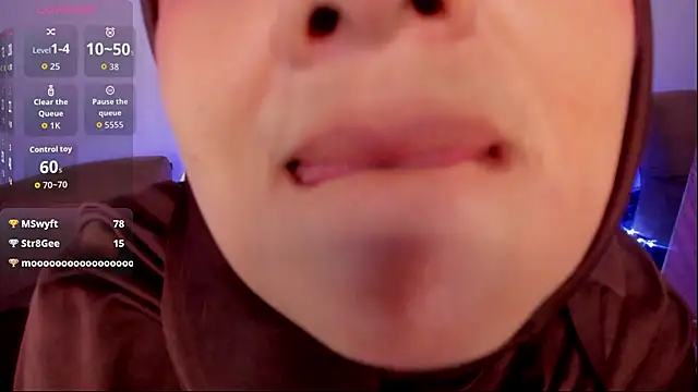 HijabiMilff online show from March 10, 3:16 pm