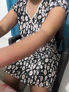 Snapshot of Queenlipx chatting on February 22, 3:24 pm Queenlipx online show from February 22, 3:24 pm