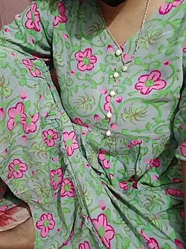 Snapshot of Queenlipx chatting on March 1, 5:12 pm Queenlipx online show from March 1, 5:12 pm